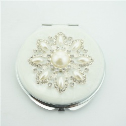 Pearl Flower Round Compact Mirror